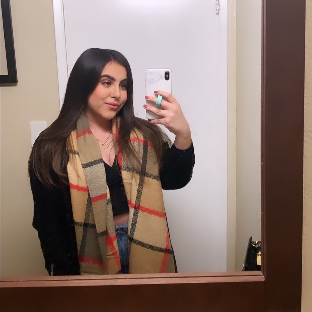 Meet your Posher, Ana